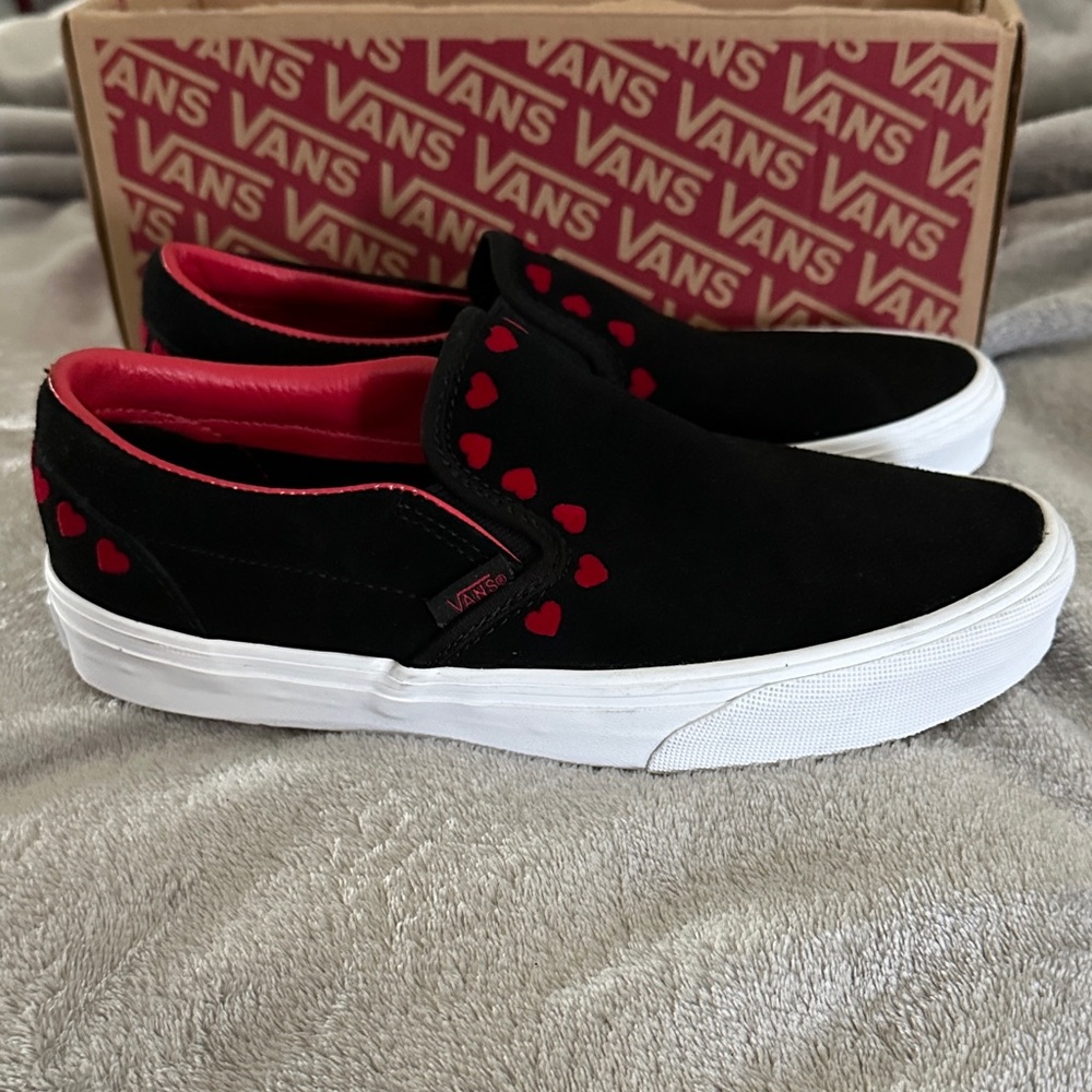 NWOT Unique Vans Black Suede Slip-On Sneakers with Red Heart Trim - Picture 2 of 6